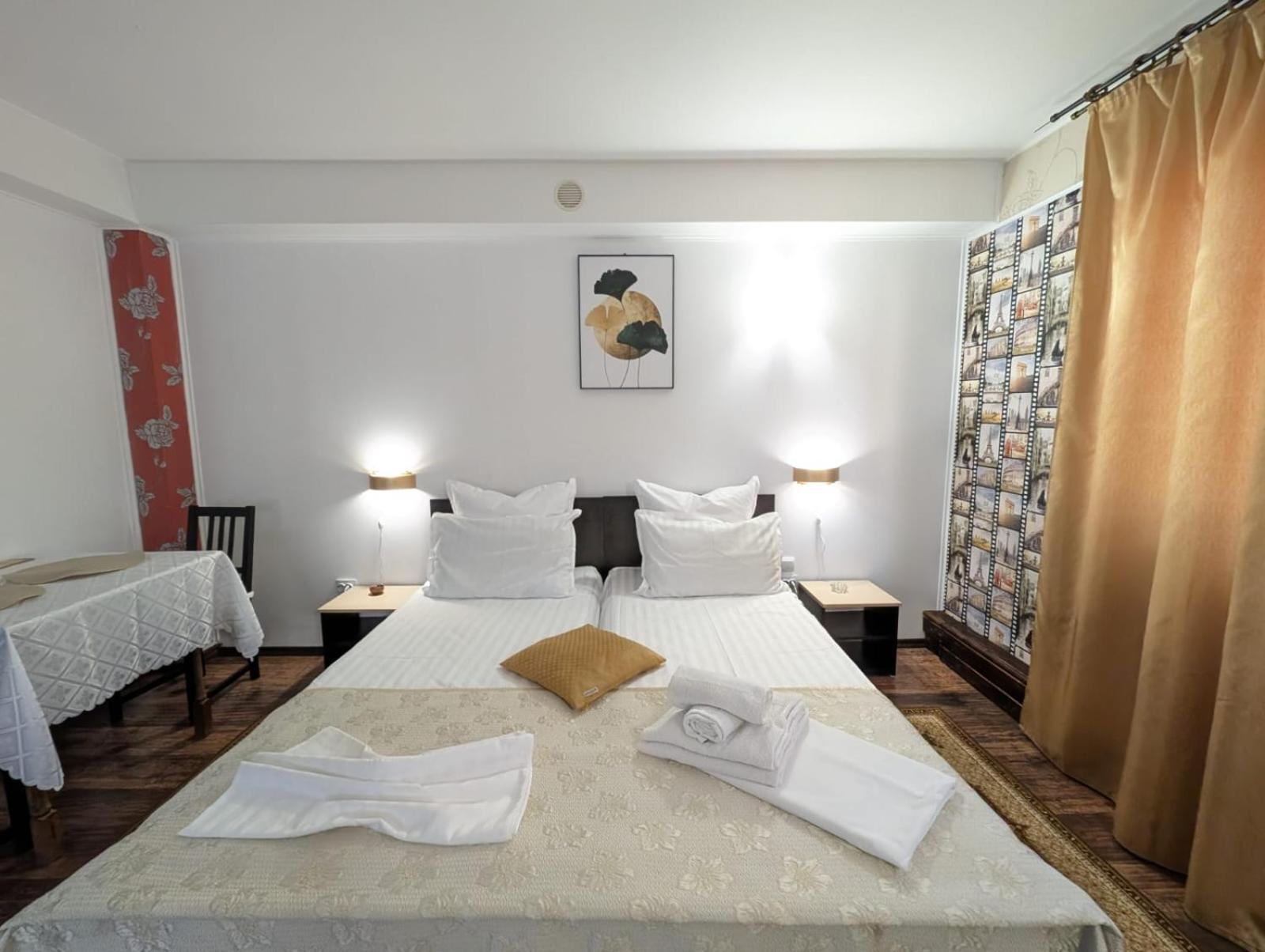 Hotel Casa Helen House, Iasi Valea Adanca Esterno foto